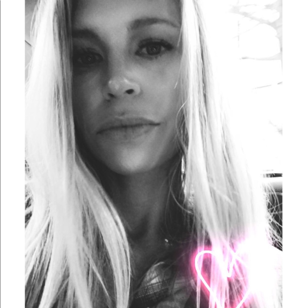 Meet your Posher, Cynthia @OHPOSH78